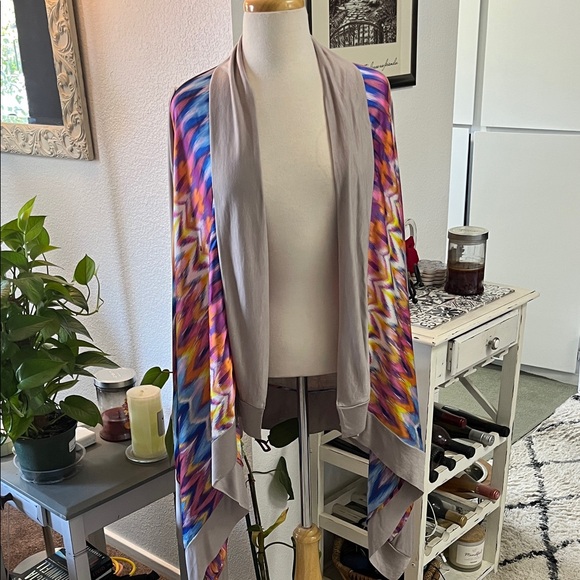 Multicolor Zigzag Patterned Cardigan - Picture 1 of 9